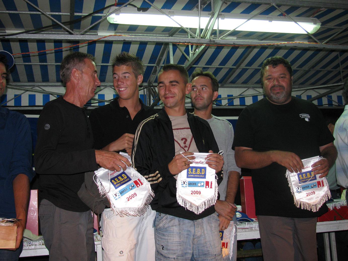 Distribution des fanions Distribution des fanions