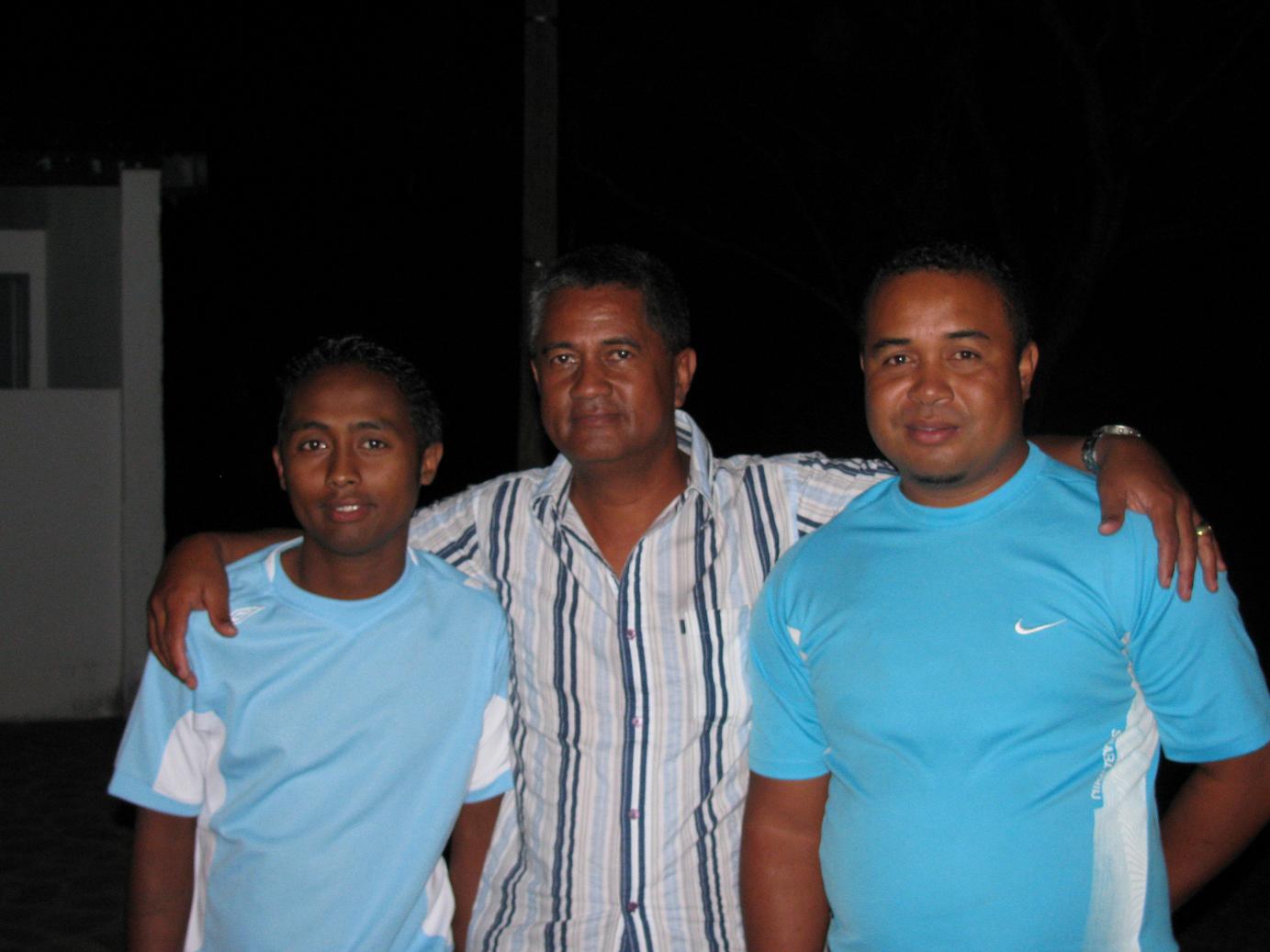 La délégation malgache(Toutoune/Hugue président de la fédération malgache/Nanou) La délégation malgache(Toutoune/Hugue président de la fédération malgache/Nanou)