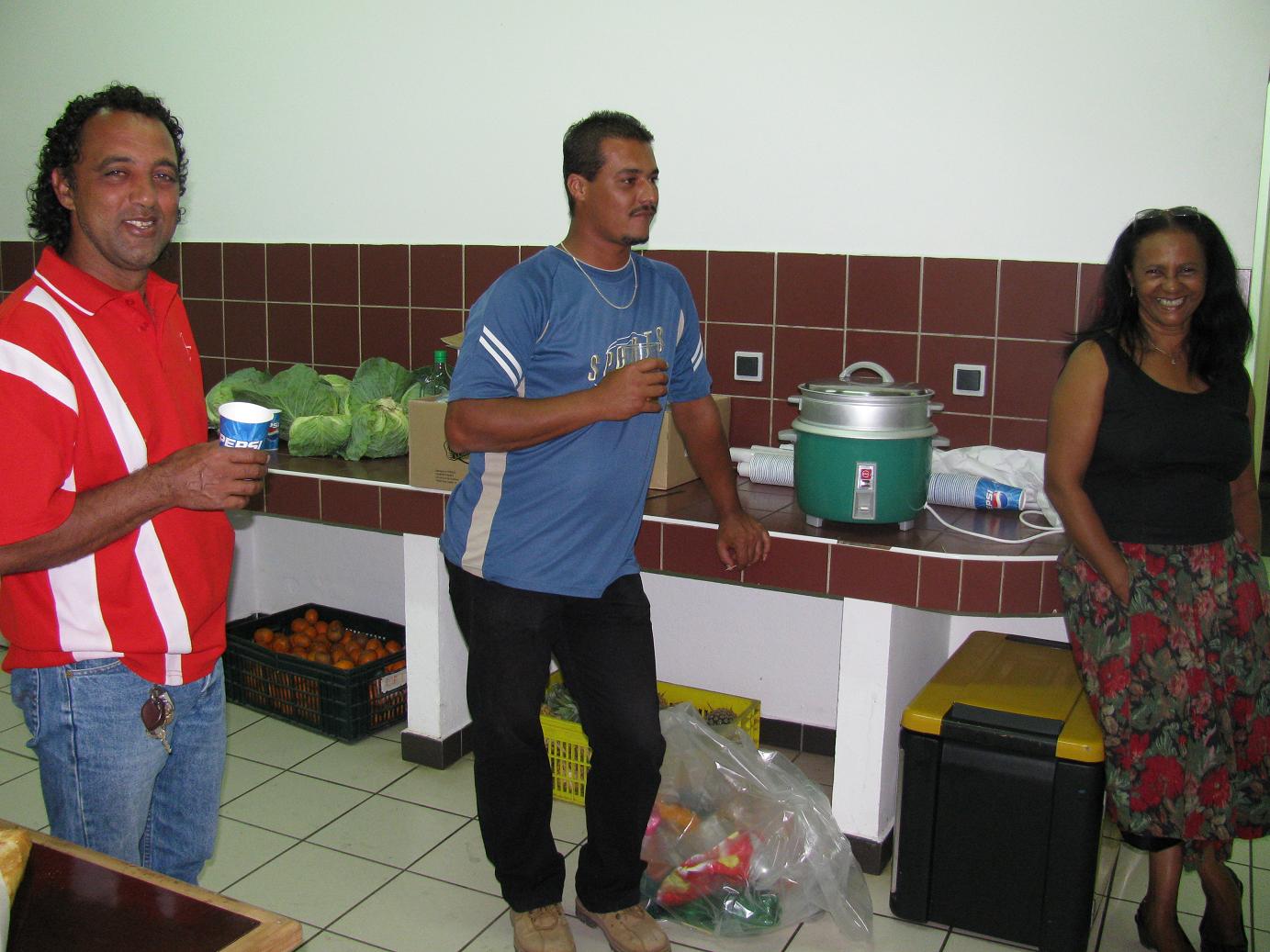 Etienne, Eric et Mimose à la cuisine Etienne, Eric et Mimose à la cuisine