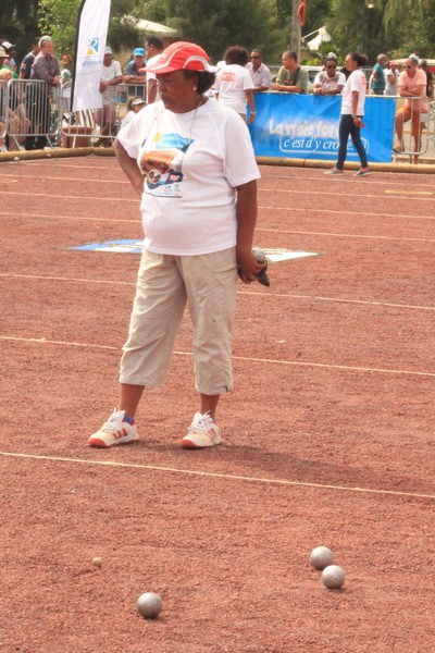 Honneur aux dames aussi! Honneur aux dames aussi!