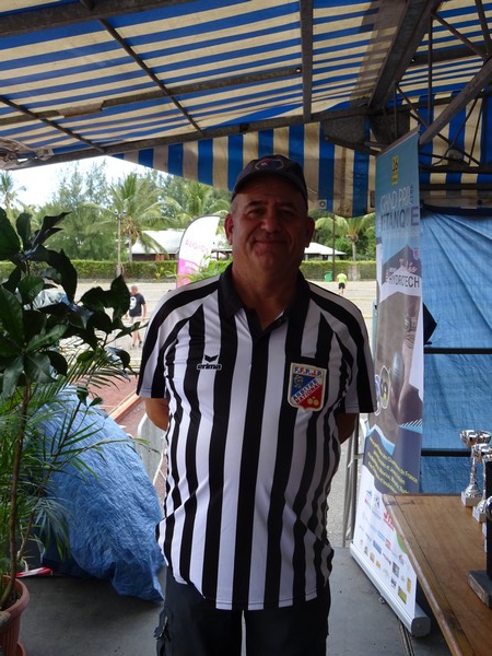 Tenue arbitre national!