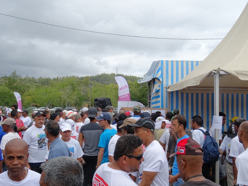 La cohue du tirage au sort! La cohue du tirage au sort!