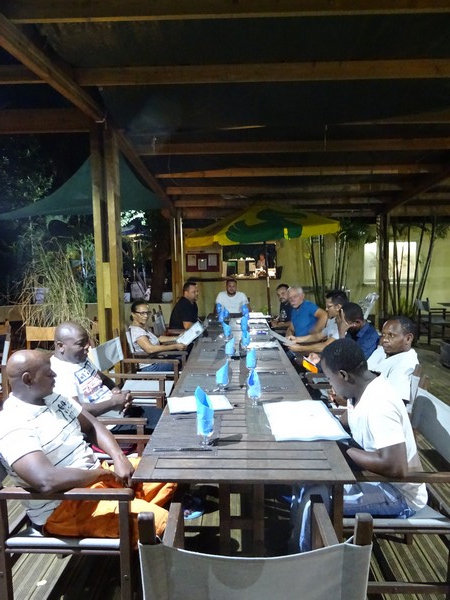 Repas au Floralys avec les invités Repas au Floralys avec les invités