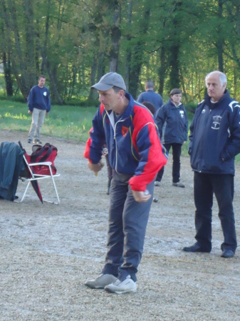 LIONEL seul représentant en tête à tête .