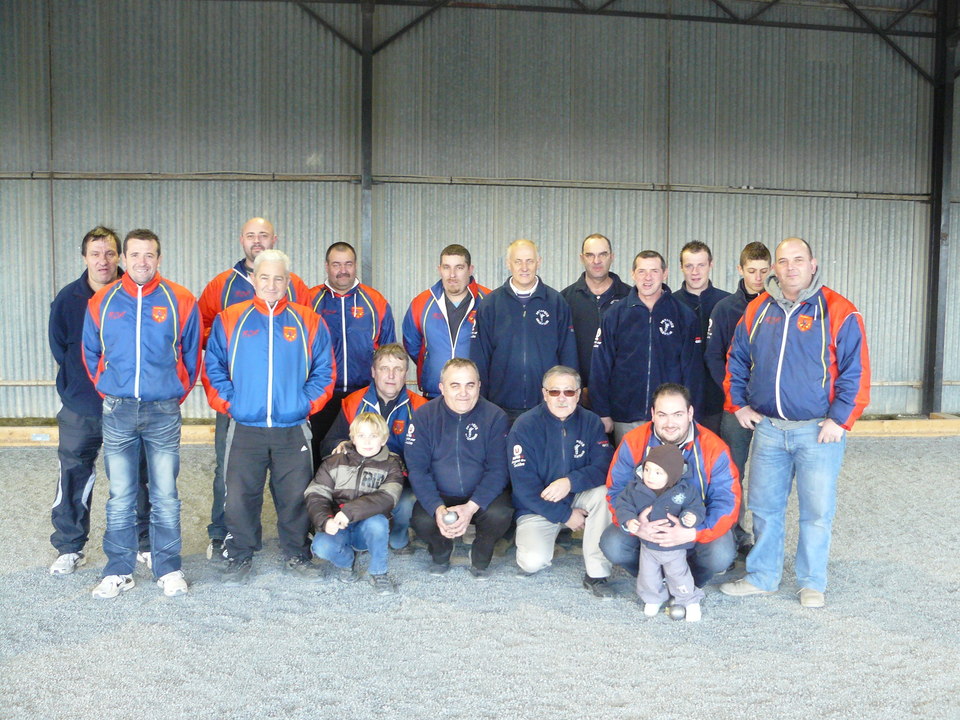 Chpt des clubs 1ère journée: USF Pétanque contre ARGENT score: 32 à 4 en faveur des florentais Chpt des clubs 1ère journée: USF Pétanque contre ARGENT score: 32 à 4 en faveur des florentais