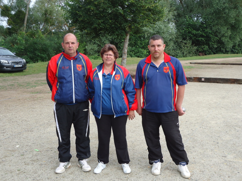 Nos Champions du Cher Triplettes Mixte 2013 : Hervé - Josiane -  Sébastien .