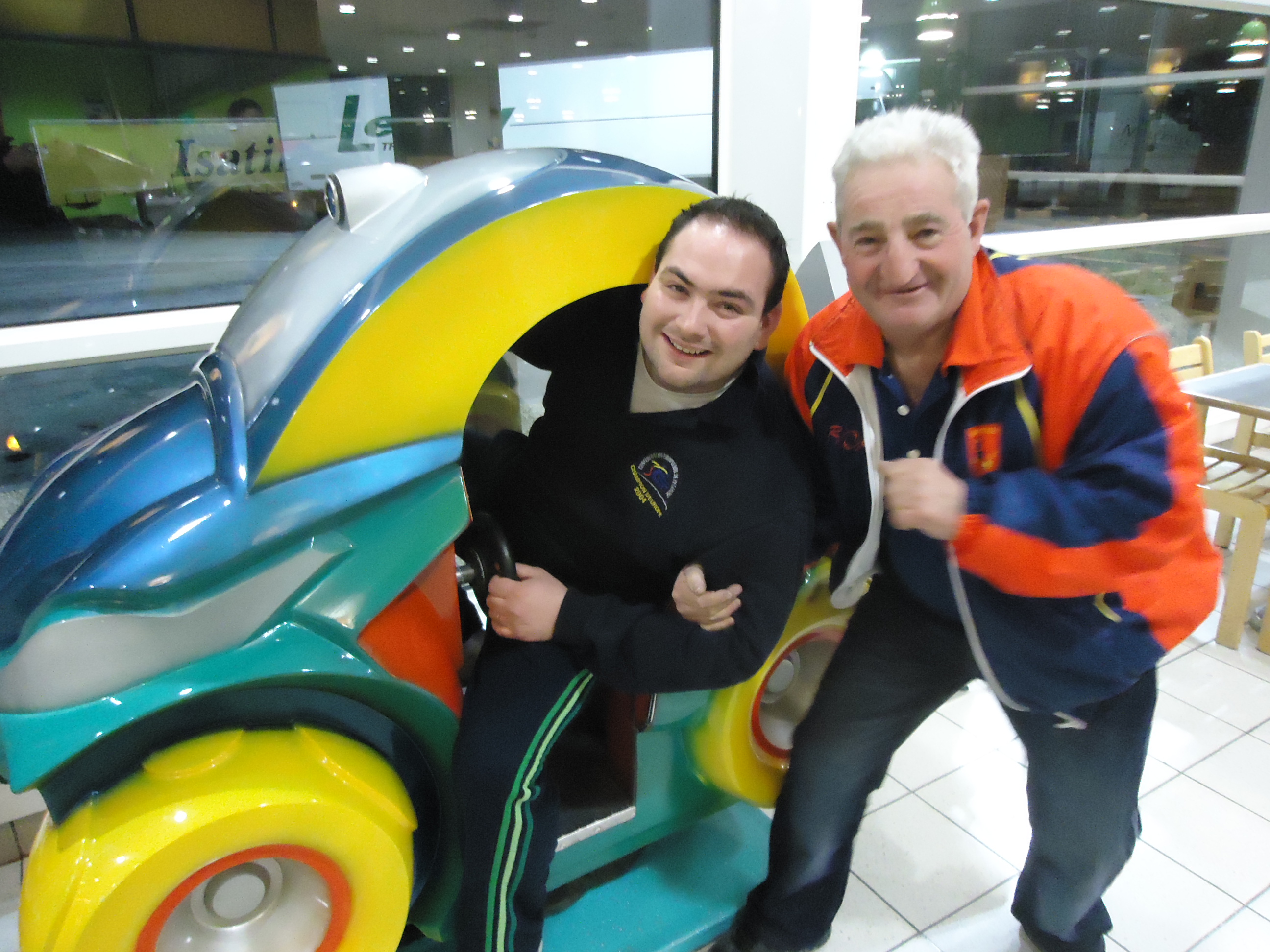 Bébert promu dans un mois retraité et depuis peu coach de l'usf pétanque vétéran. Bébert promu dans un mois retraité et depuis peu coach de l'usf pétanque vétéran.
