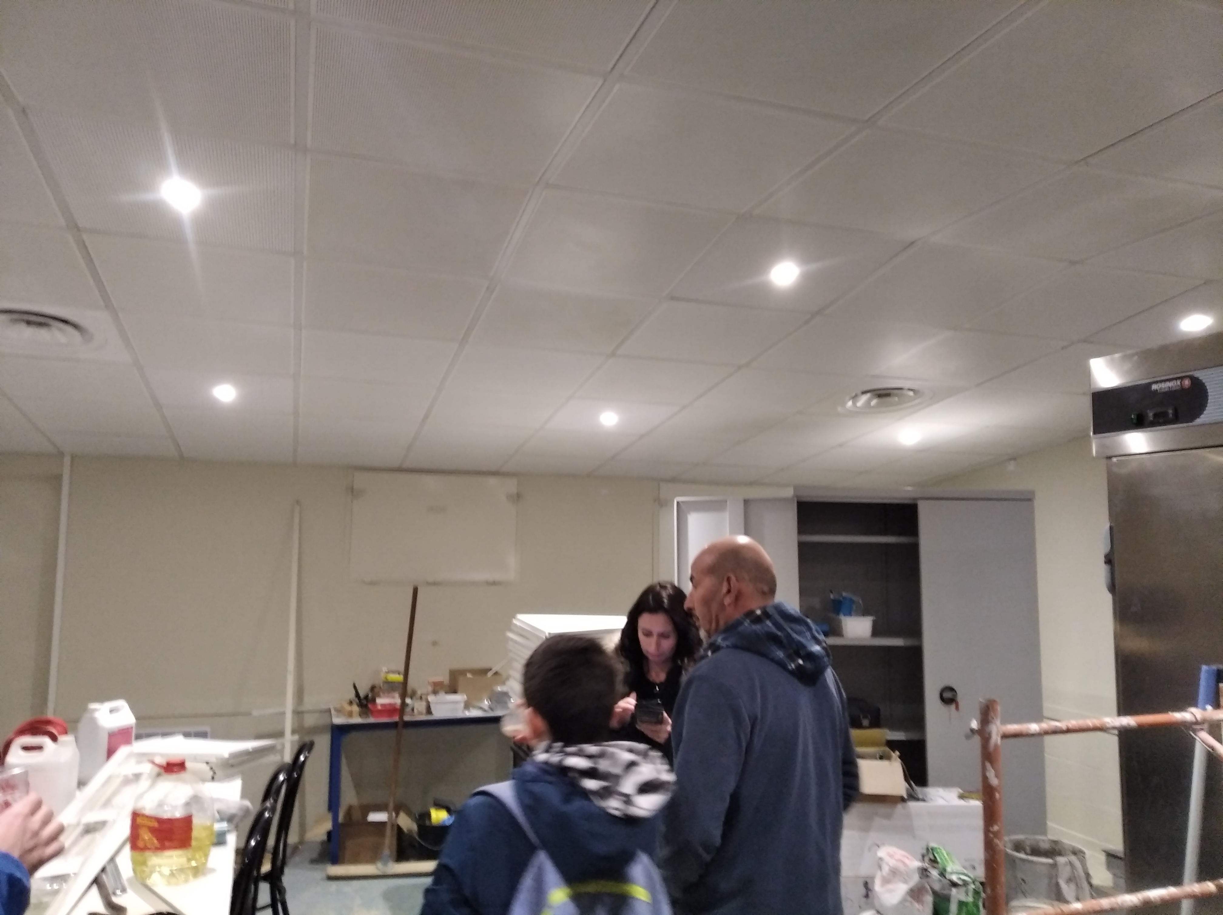 Le plafond et l'électricité terminé.