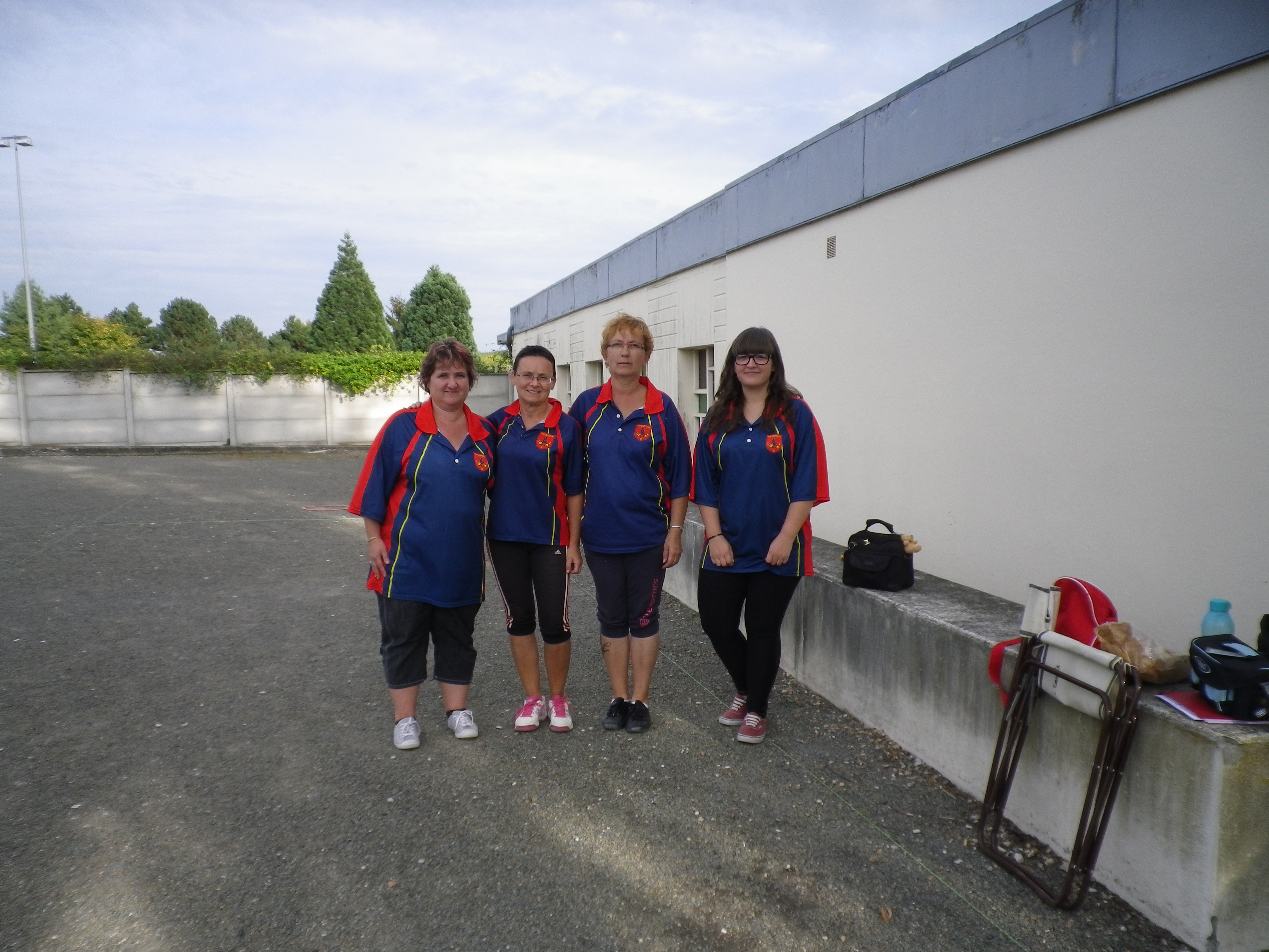 Notre équipe féminime à LUCE . Notre équipe féminime à LUCE .