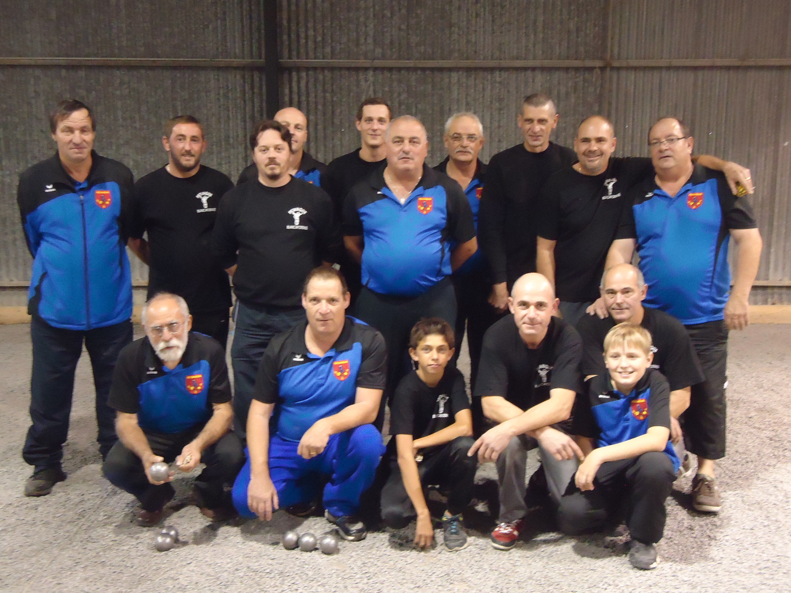 Blancafortais et florentais posent pour la photo de famille.