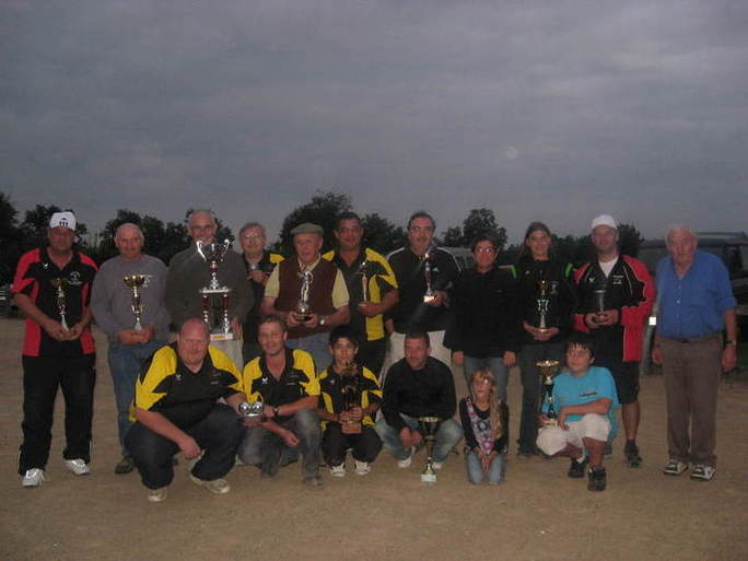 Concours à Deux Chaises Concours à Deux Chaises