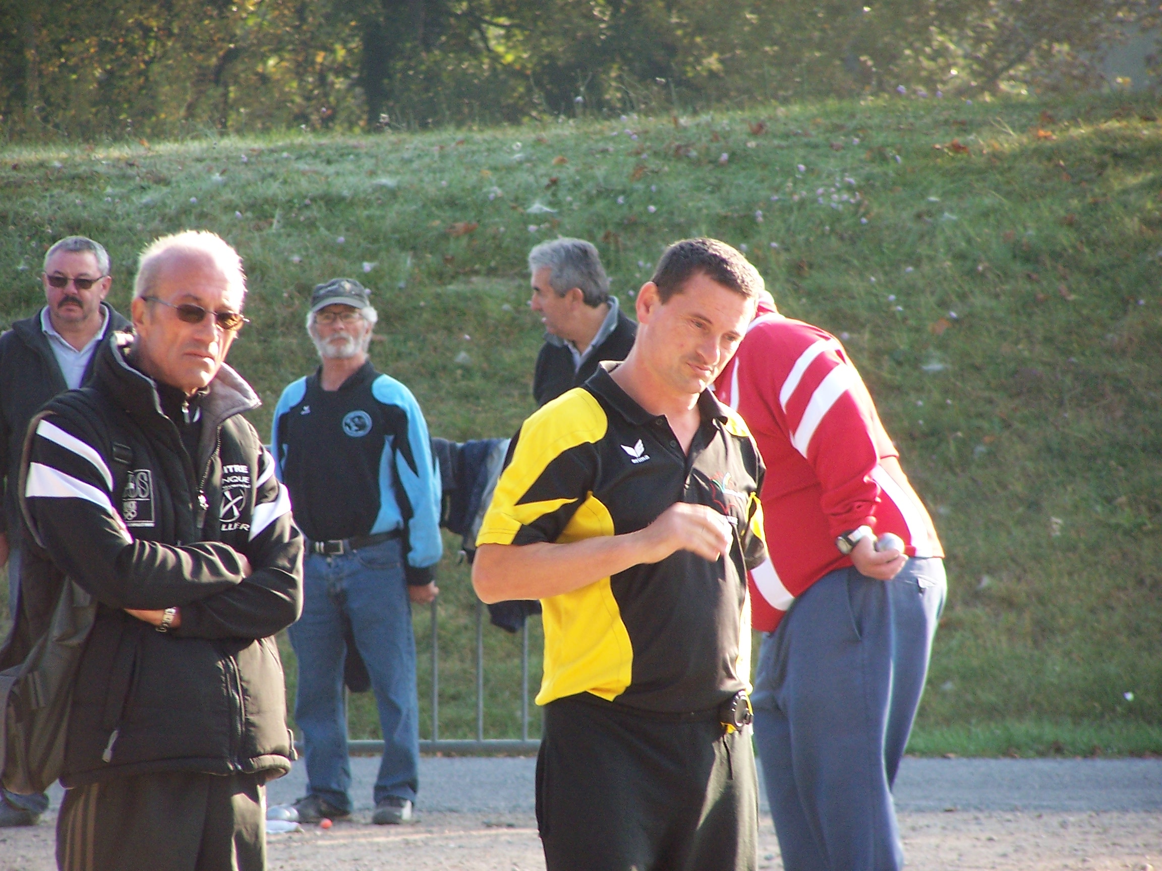 attention thierry on te surveille attention thierry on te surveille