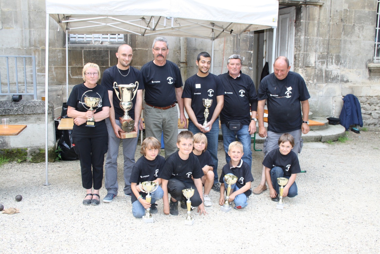 bouchon  honneur  du  club  2012 